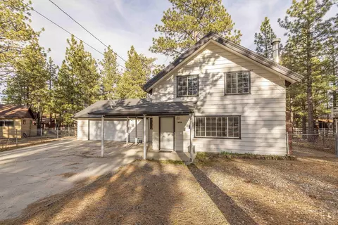 Exterior - 300 Downey Dr, Big Bear City, CA 92314 photo 2 of 5