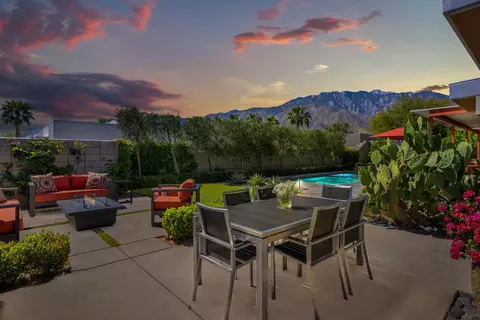 1069 Azure Ct, Palm Springs, CA 92262