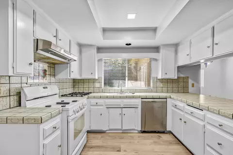 Kitchen - 1315 Barbara Dr, Vista, CA 92084 photo 4 of 4