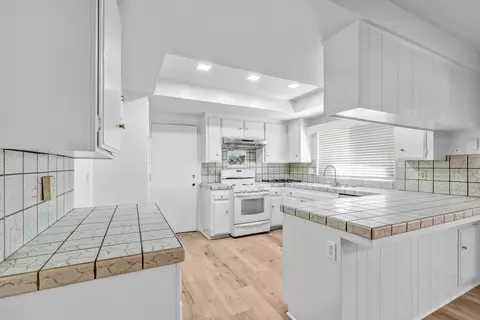 Kitchen - 1315 Barbara Dr, Vista, CA 92084 photo 2 of 4