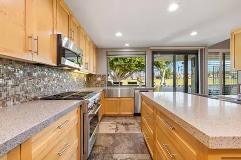 44 San Sebastian Dr, Rancho Mirage, CA 92270
