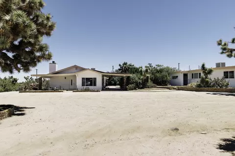 8837 Hardesty Dr, Yucca Valley, CA 92284