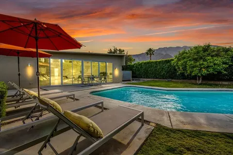 566 E Lindsey Dr, Palm Springs, CA 92262