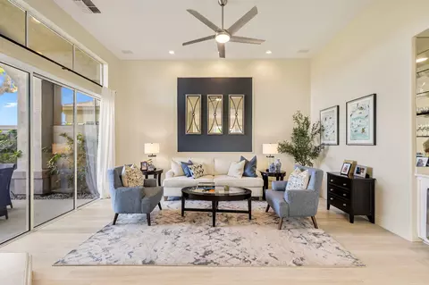 434 Desert Holly Dr, Palm Desert, CA 92211