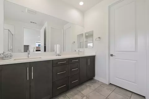 Bath - 40580 Firenze Ct, Indio, CA 92203 photo 2 of 4