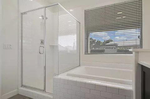 Bath - 40580 Firenze Ct, Indio, CA 92203 photo 3 of 4