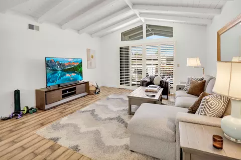 1050 E Ramon Rd, Palm Springs, CA 92264