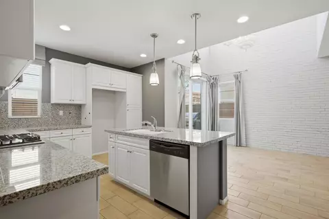 232 Paseo Gusto, Palm Desert, CA 92211