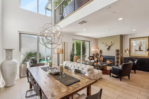 946 Oceo Cir S, Palm Springs, CA 92264