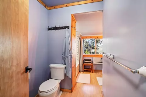 Bath - 52440 Double View Dr, Idyllwild, CA 92549 photo 2 of 4