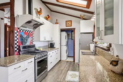 Kitchen - 52440 Double View Dr, Idyllwild, CA 92549 photo 2 of 3