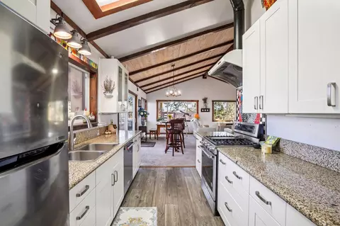 Kitchen - 52440 Double View Dr, Idyllwild, CA 92549 photo 3 of 3