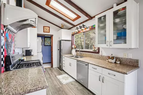 Kitchen - 52440 Double View Dr, Idyllwild, CA 92549 photo 1 of 3