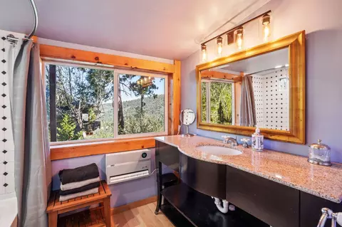 Bath - 52440 Double View Dr, Idyllwild, CA 92549 photo 3 of 4