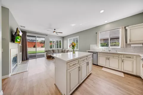 Kitchen - 9564 Arborglen Dr, Rancho Cucamonga, CA 91730 photo 1 of 6