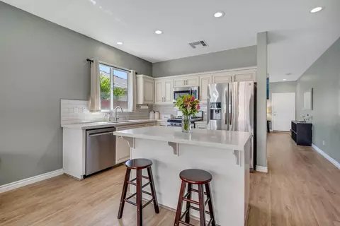 Kitchen - 9564 Arborglen Dr, Rancho Cucamonga, CA 91730 photo 4 of 6
