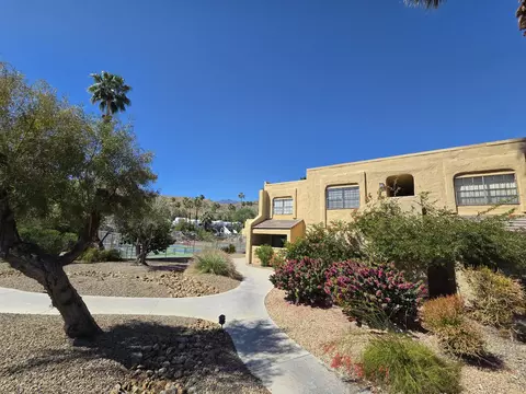 5300 E Waverly Dr, Palm Springs, CA 92264