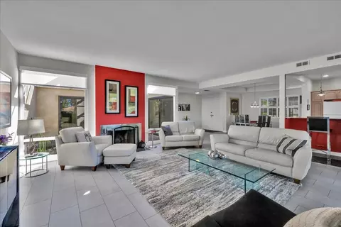 2202 Oakcrest Dr, Palm Springs, CA 92264