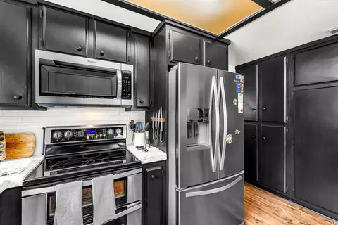 Kitchen - 54680 Falling Leaf Dr, Idyllwild, CA 92549 photo 5 of 6