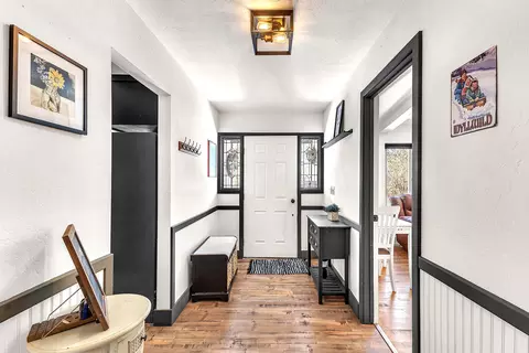 Entry Way - 54680 Falling Leaf Dr, Idyllwild, CA 92549 photo 3 of 4