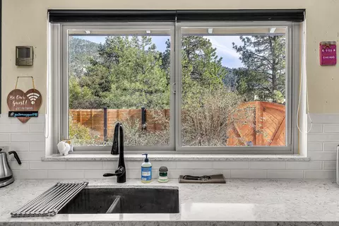 Kitchen - 54680 Falling Leaf Dr, Idyllwild, CA 92549 photo 3 of 6