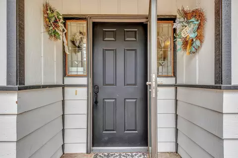 Entry Way - 54680 Falling Leaf Dr, Idyllwild, CA 92549 photo 1 of 4