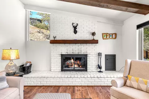 Living - 54680 Falling Leaf Dr, Idyllwild, CA 92549 photo 6 of 9