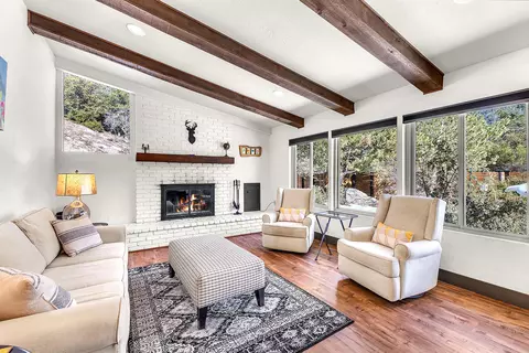 Living - 54680 Falling Leaf Dr, Idyllwild, CA 92549 photo 2 of 9