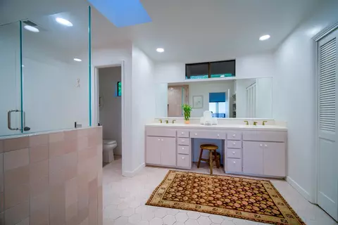 Bath - 3330 Foothill Rd, Carpinteria, CA 93013 photo 5 of 10