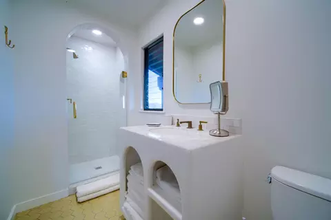 Bath - 3330 Foothill Rd, Carpinteria, CA 93013 photo 1 of 10