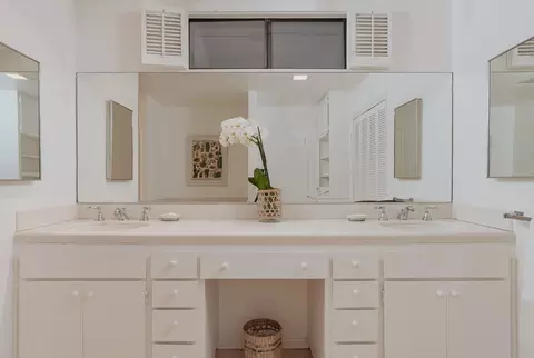 Bath - 3330 Foothill Rd, Carpinteria, CA 93013 photo 6 of 10