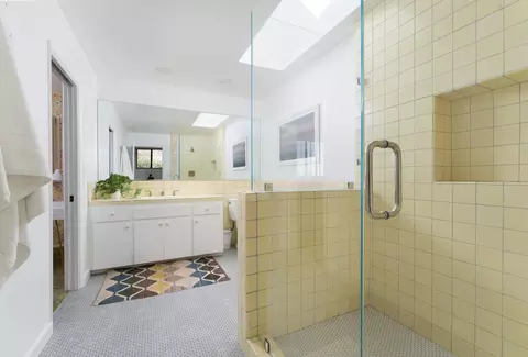 Bath - 3330 Foothill Rd, Carpinteria, CA 93013 photo 8 of 10