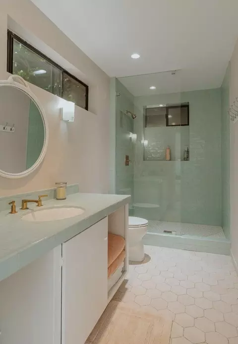 Bath - 3330 Foothill Rd, Carpinteria, CA 93013 photo 10 of 10
