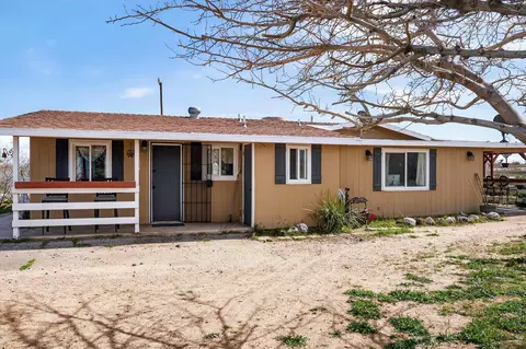 1588 Old Woman Springs Rd, Yucca Valley, CA 92284