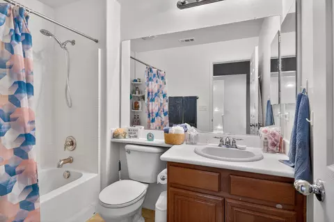 Bath - 37573 Fossdyke St, Indio, CA 92203 photo 5 of 5