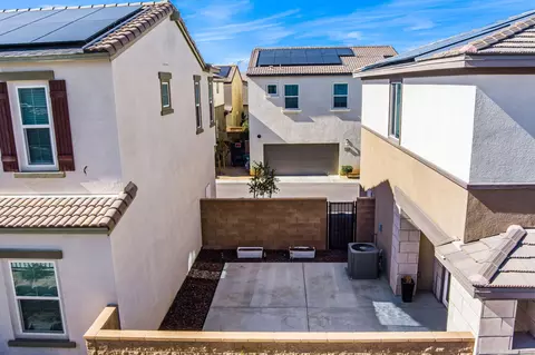 Exterior - 76305 Columbia Dr, Palm Desert, CA 92211 photo 2 of 3