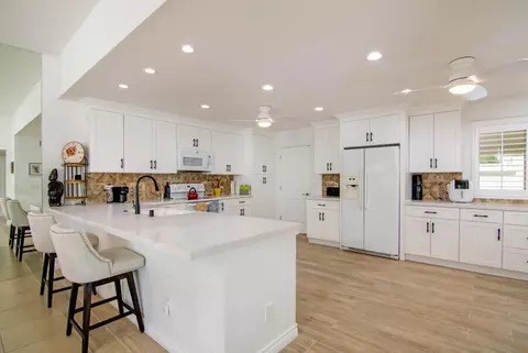 1740 Firestone Plz, Palm Springs, CA 92264