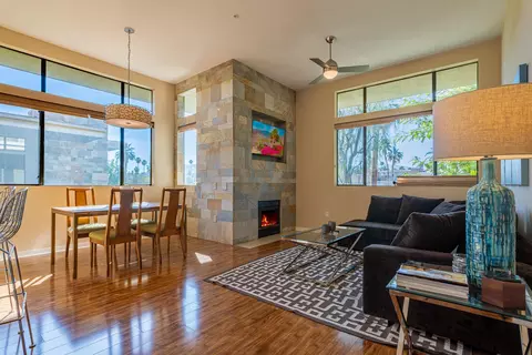 870 E Palm Canyon Dr, Palm Springs, CA 92264