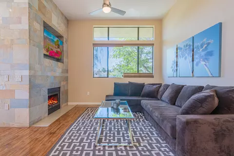 870 E Palm Canyon Dr, Palm Springs, CA 92264