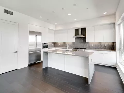 Kitchen - 794 Obsidian Loop E, Palm Springs, CA 92264 photo 5 of 8
