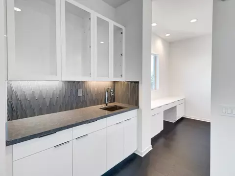 Kitchen - 794 Obsidian Loop E, Palm Springs, CA 92264 photo 1 of 8
