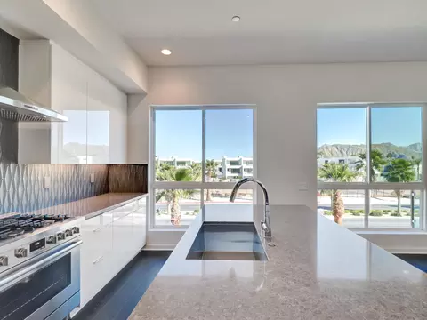 Kitchen - 794 Obsidian Loop E, Palm Springs, CA 92264 photo 7 of 8
