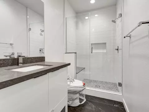 Bath - 794 Obsidian Loop E, Palm Springs, CA 92264 photo 1 of 9