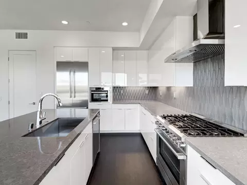 Kitchen - 794 Obsidian Loop E, Palm Springs, CA 92264 photo 6 of 8