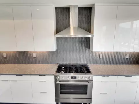Kitchen - 794 Obsidian Loop E, Palm Springs, CA 92264 photo 4 of 8