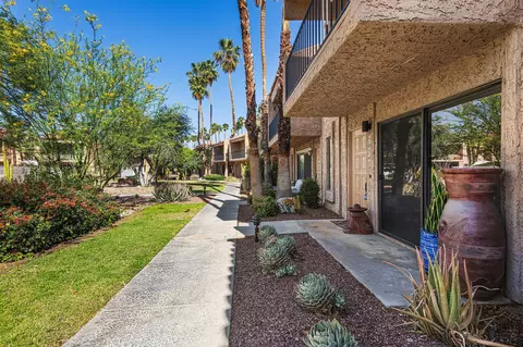 5834 Los Coyotes Dr, Palm Springs, CA 92264