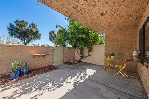 5834 Los Coyotes Dr, Palm Springs, CA 92264