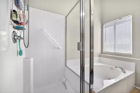 Bath - 48431 Panorama Ave, Indio, CA 92201 photo 3 of 3