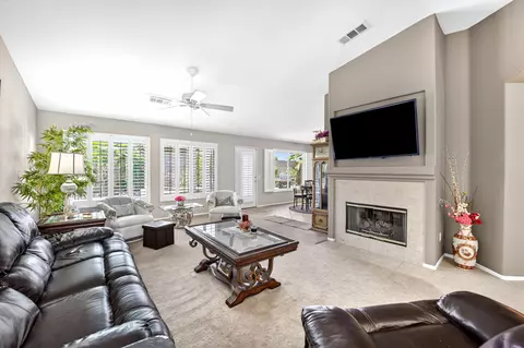 Living - 48431 Panorama Ave, Indio, CA 92201 photo 2 of 4