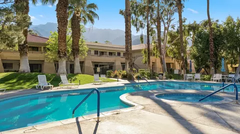 2820 N Arcadia Ct, Palm Springs, CA 92262